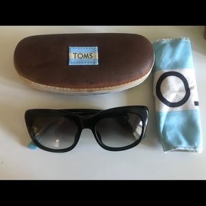 Toms kitty sunglasses